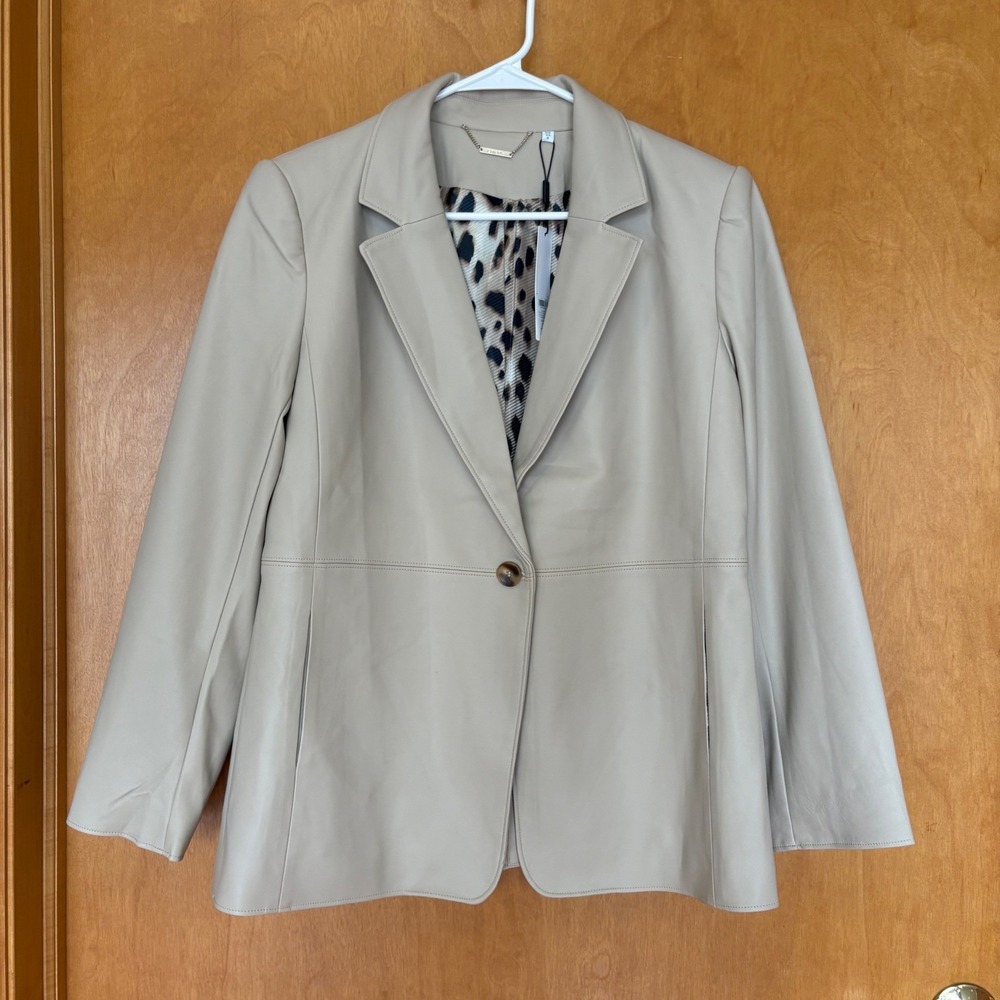 CHICOS Faux Leather Blazer Single Button Ivory Wheat Size 0.5‎ NWT